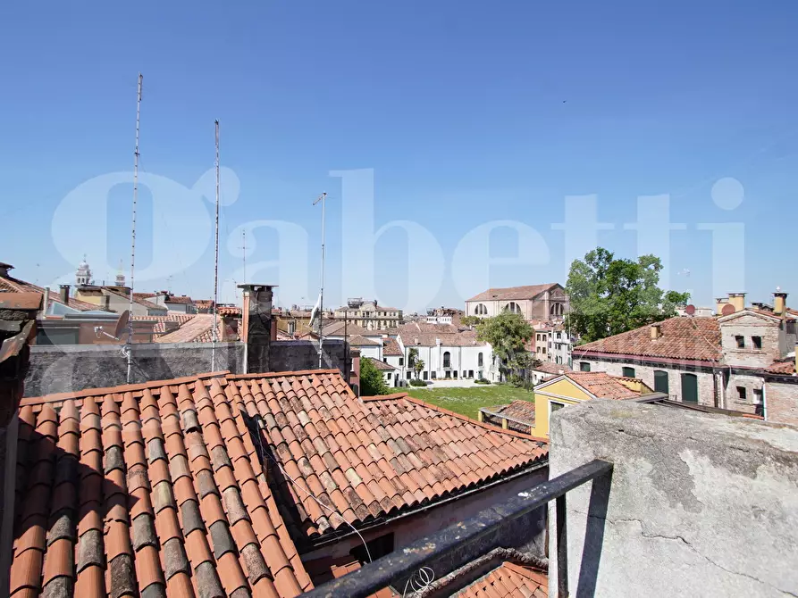 Immagine 23 di Appartamento in vendita  in Via Castello, . a Venezia