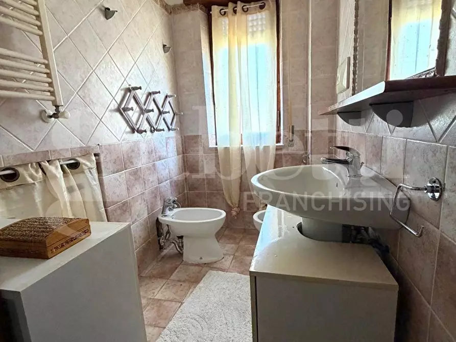 Immagine 11 di Casa trifamiliare in vendita  in Strada Valmontorio, 1512 a Latina