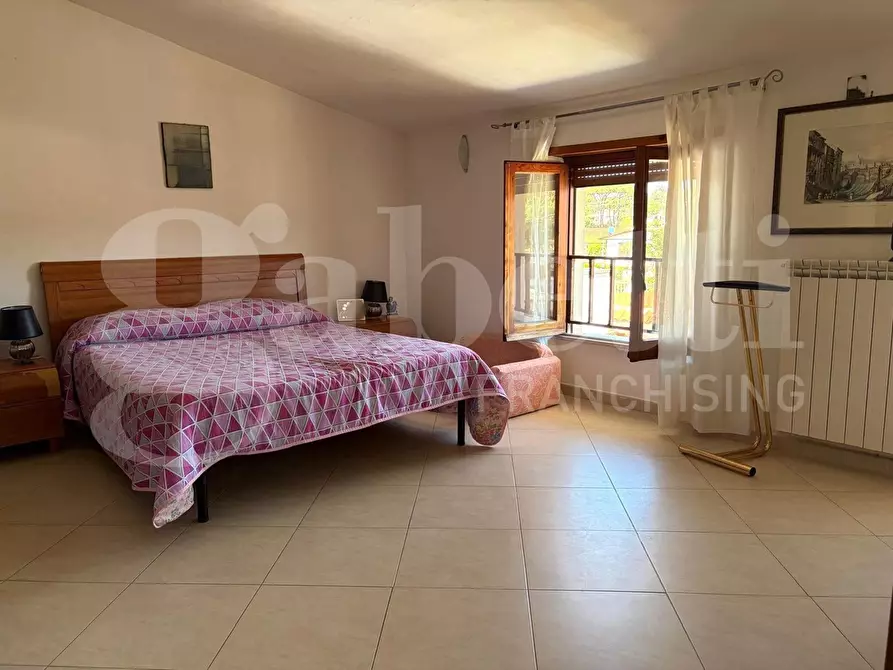 Immagine 12 di Casa trifamiliare in vendita  in Strada Valmontorio, 1512 a Latina