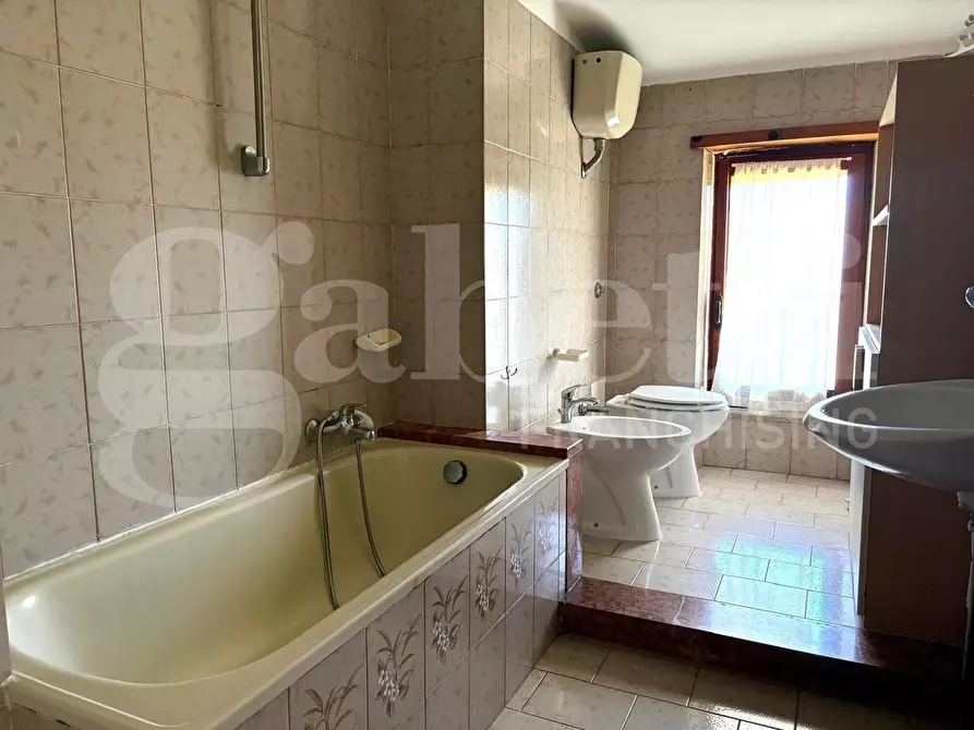 Immagine 26 di Casa trifamiliare in vendita  in Strada Valmontorio, 1512 a Latina