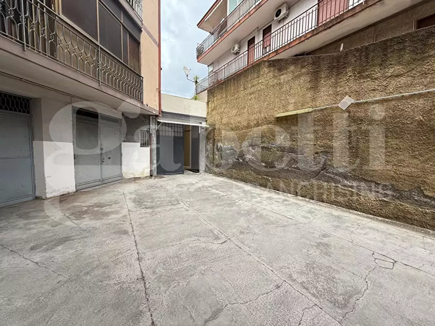 Immagine 2 di Magazzino in affitto  in Via della Zagara, 29 a Misterbianco