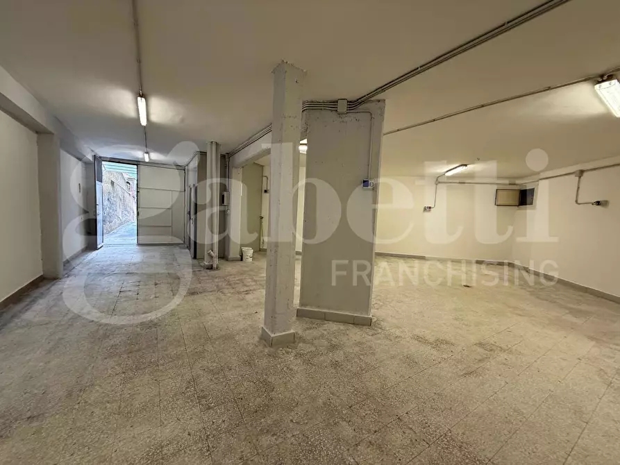 Immagine 10 di Magazzino in affitto  in Via della Zagara, 29 a Misterbianco