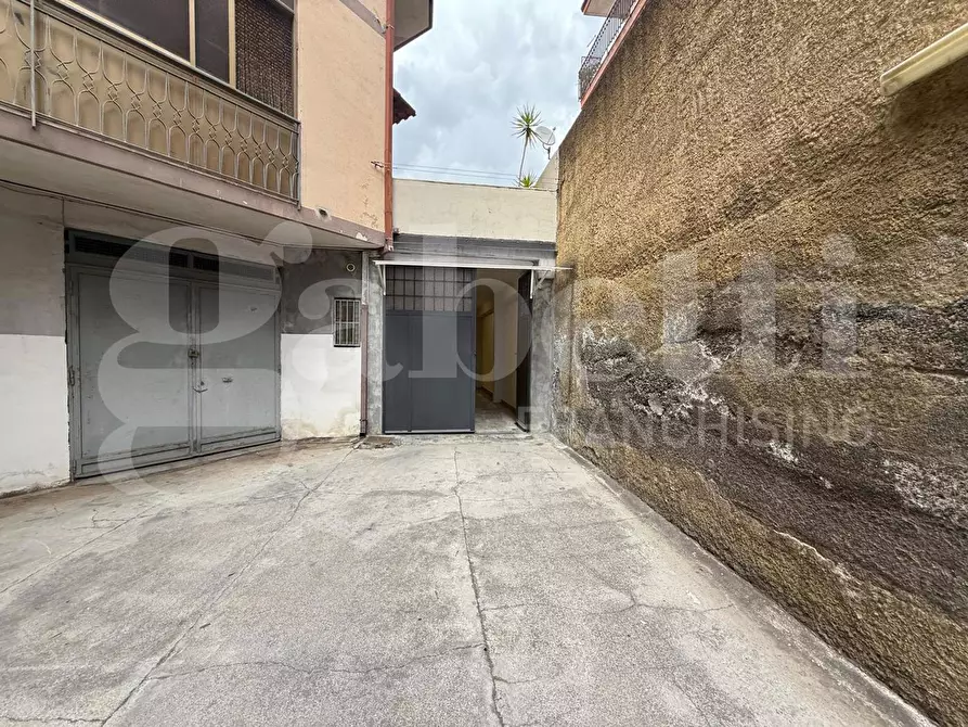 Immagine 3 di Magazzino in affitto  in Via della Zagara, 29 a Misterbianco