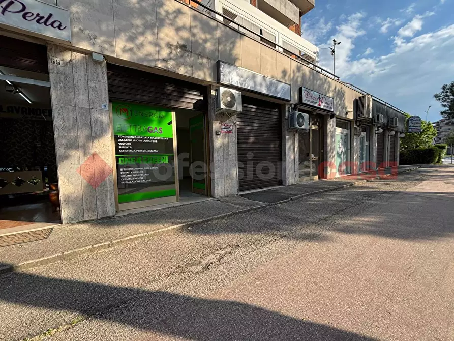 Immagine 1 di Attività commerciale in affitto  in Viale CANDELARO, 66 F/G a Foggia