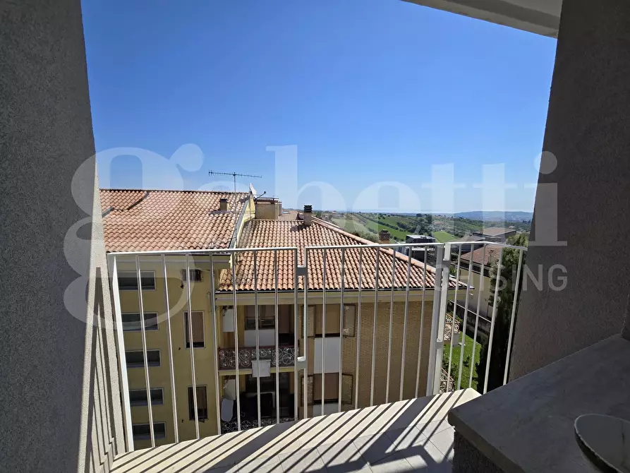 Immagine 5 di Appartamento in vendita  in Via milano, 14 a Mosciano Sant'angelo