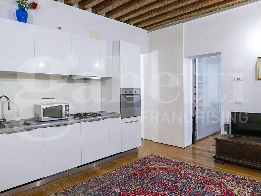 Immagine 3 di Appartamento in vendita  in Strada Nova, . a Venezia