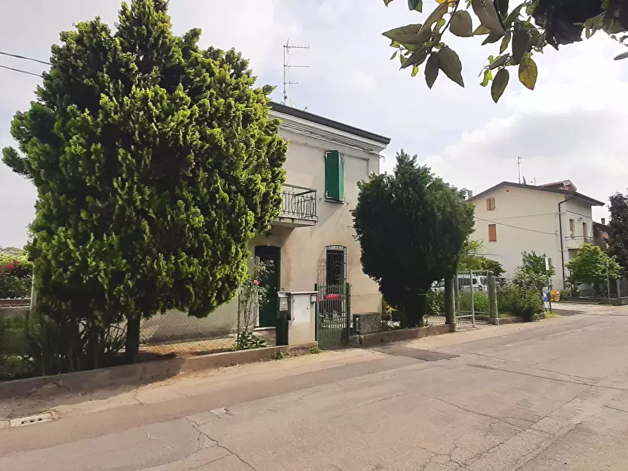 Immagine 1 di Casa indipendente in vendita  in Via parenzo, 16 a Forli'