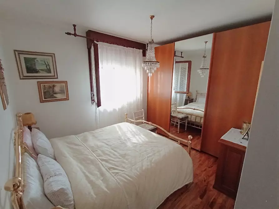 Immagine 10 di Appartamento in vendita  in Via Cavarzere, Piazza Vittorio Emanuele II, 00 a Cavarzere