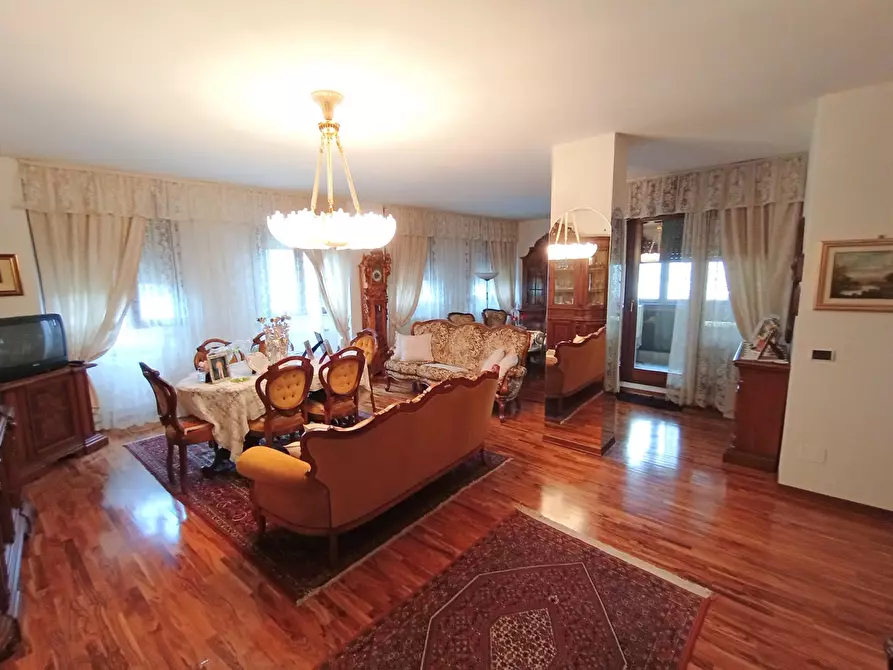 Immagine 1 di Appartamento in vendita  in Via Cavarzere, Piazza Vittorio Emanuele II, 00 a Cavarzere