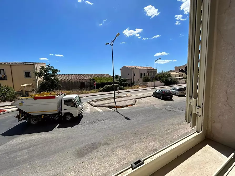 Immagine 1 di Appartamento in vendita  in Via cuma 4, 71 a Siracusa