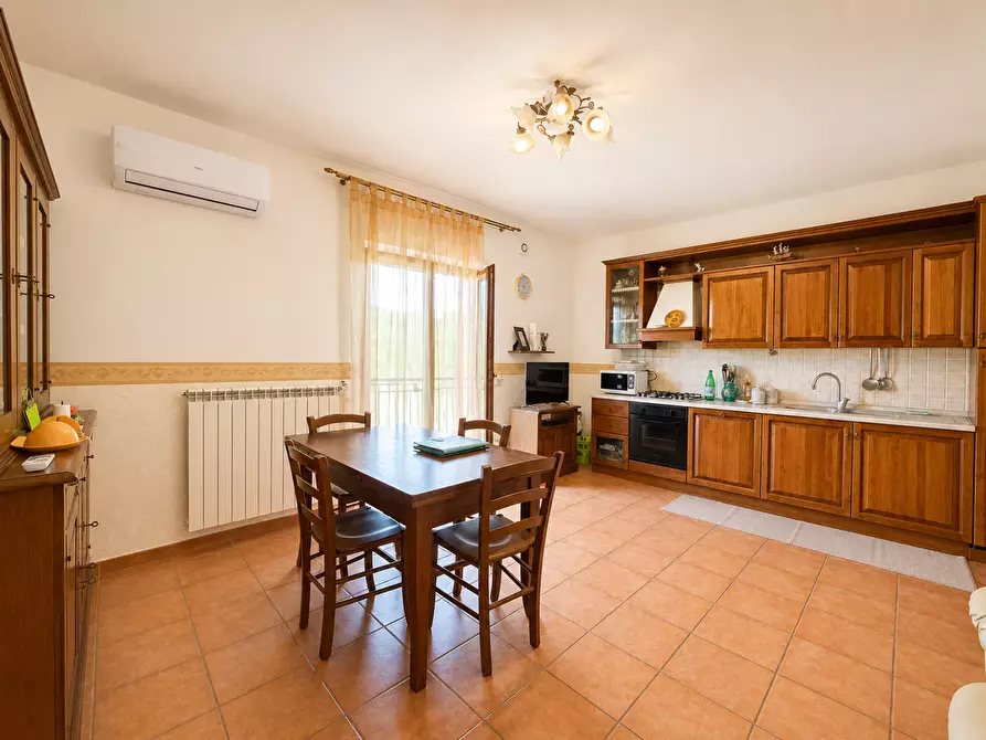 Immagine 1 di Appartamento in vendita  in Via Condominio 