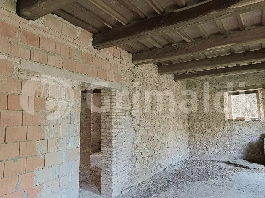 Immagine 29 di Palazzo in vendita  in Strada San Marco-Cenerente a Perugia