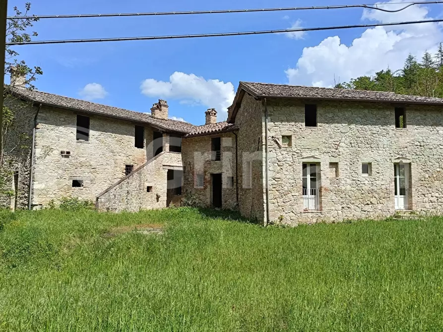 Immagine 1 di Palazzo in vendita  in Strada San Marco-Cenerente a Perugia