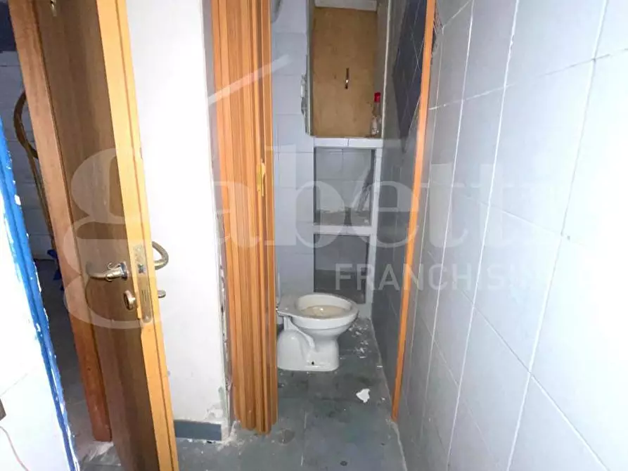 Immagine 4 di Negozio in affitto  in Corso san giovanni a teduccio a Portici