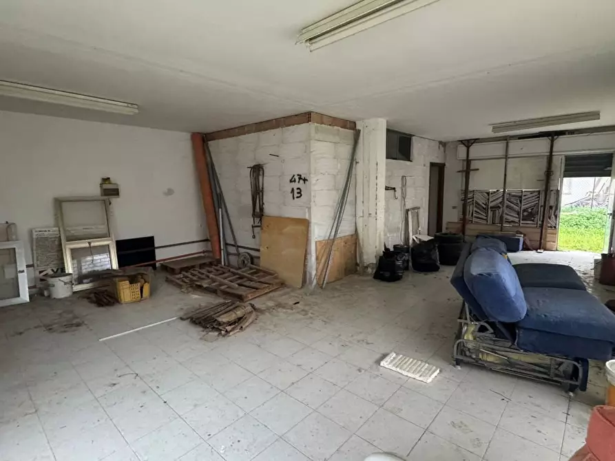 Immagine 12 di Appartamento in vendita  in Via Mincio, 2 a Tortoreto