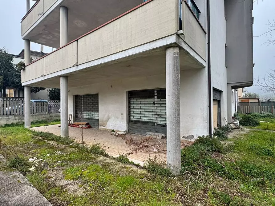 Immagine 3 di Appartamento in vendita  in Via Mincio, 2 a Tortoreto