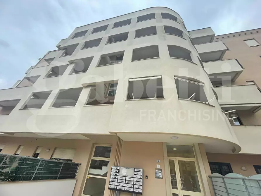 Immagine 2 di Appartamento in vendita  in Via Ada Cudazzo, 24 a Lecce