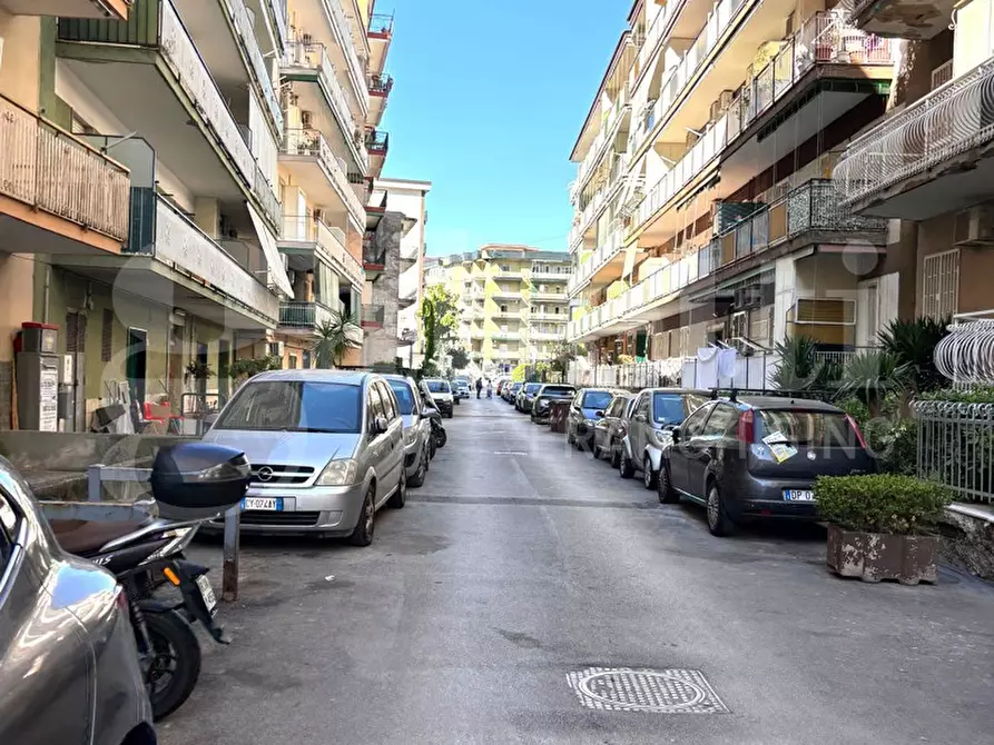 Immagine 1 di Appartamento in vendita  in Via Parmenide a Napoli