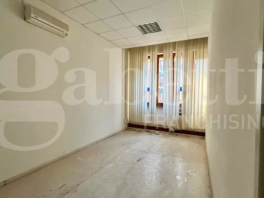 Immagine 1 di Ufficio in vendita  in Via Jussi a San Lazzaro Di Savena