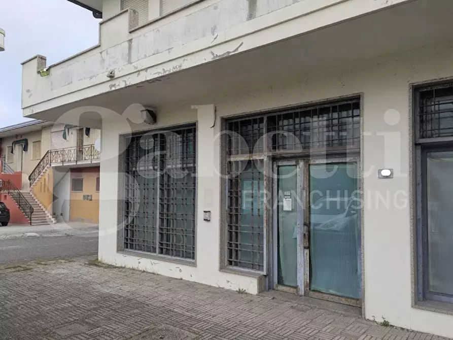 Immagine 1 di Negozio in vendita  in Via Boscochiaro Via Quattro Novembre, 00 a Cavarzere