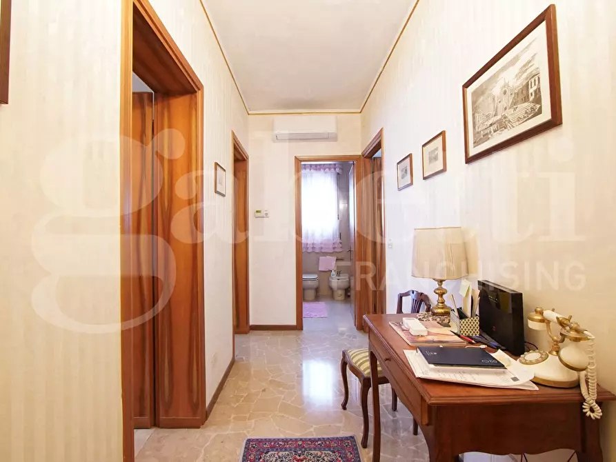 Immagine 9 di Appartamento in vendita  in Viale San Marco, . a Venezia