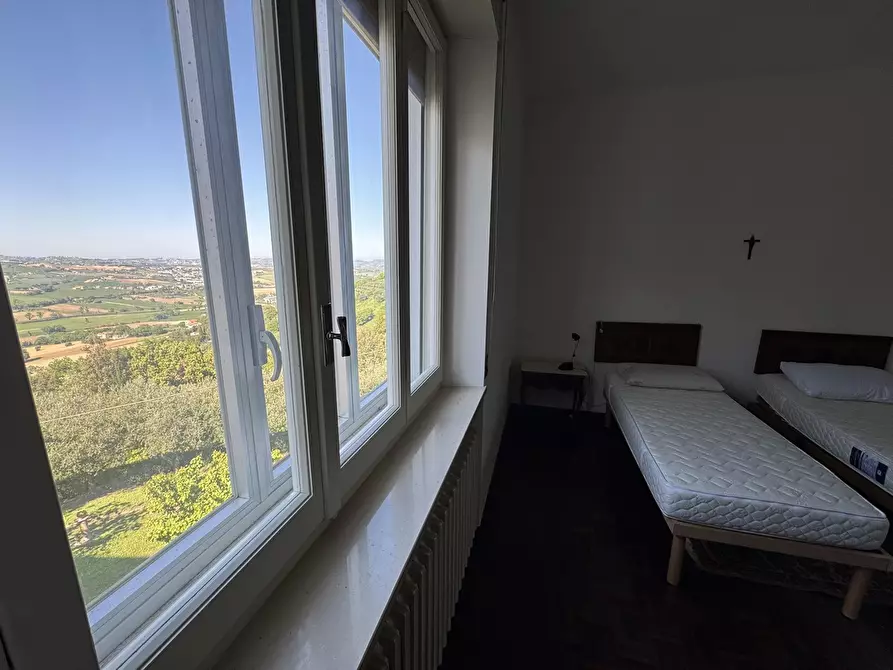 Immagine 27 di Appartamento in vendita  in Via bernini, 26 a Osimo