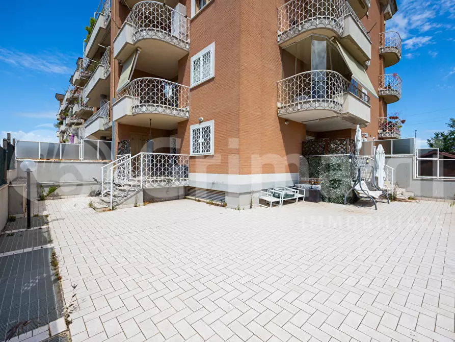Immagine 21 di Appartamento in vendita  in Viale Vincenzo Marronaro a Roma