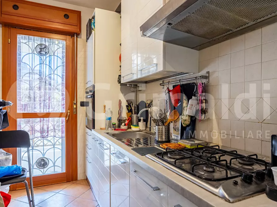 Immagine 11 di Appartamento in vendita  in Viale Vincenzo Marronaro a Roma