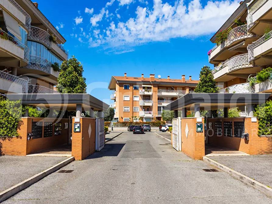 Immagine 30 di Appartamento in vendita  in Viale Vincenzo Marronaro a Roma