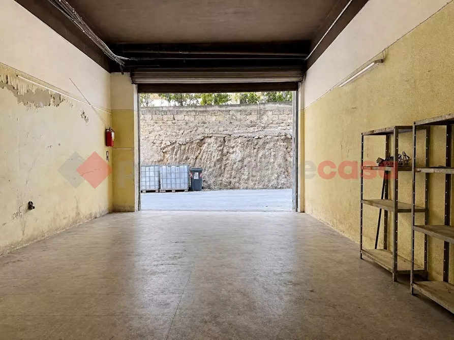 Immagine 13 di Box auto in vendita  in Viale epipoli, 55 a Siracusa