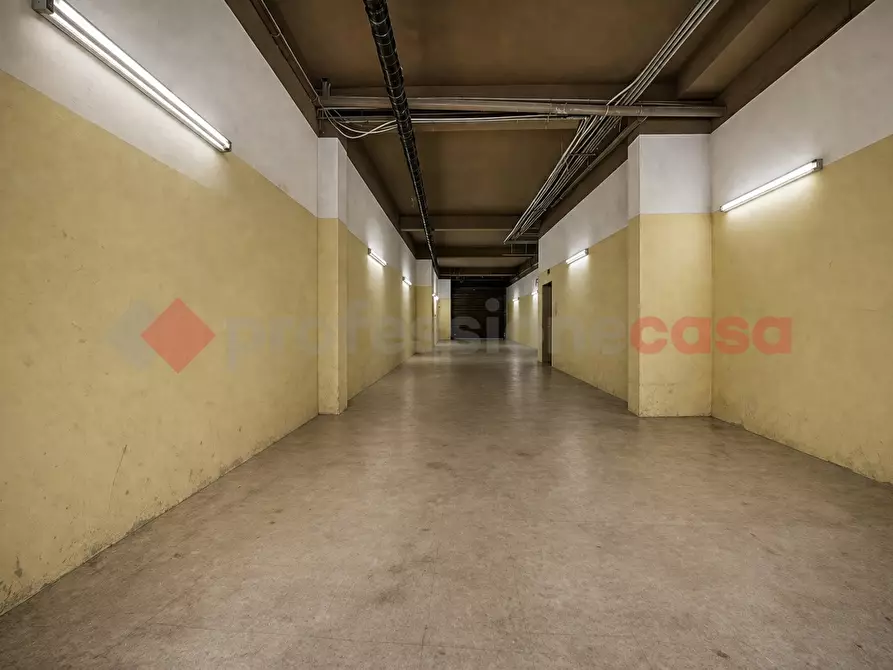 Immagine 2 di Box auto in vendita  in Viale epipoli, 55 a Siracusa