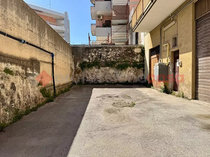 Immagine 5 di Box auto in vendita  in Viale epipoli, 55 a Siracusa
