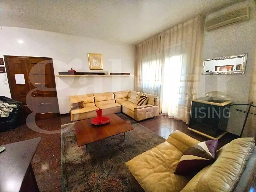 Immagine 10 di Appartamento in vendita  in Via SOTTOMARINA- PIAZZA ITALIA, 00 a Chioggia