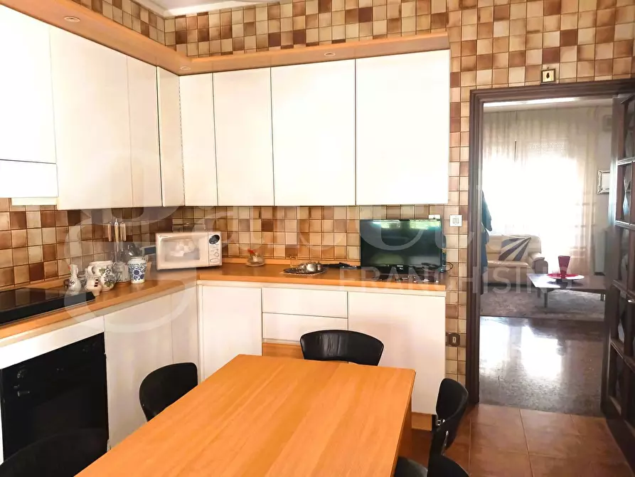 Immagine 17 di Appartamento in vendita  in Via SOTTOMARINA- PIAZZA ITALIA, 00 a Chioggia
