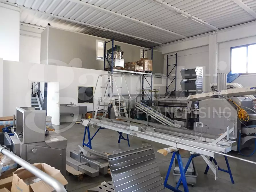 Immagine 8 di Capannone industriale in vendita  in Via del Lavoro a Poiana Maggiore