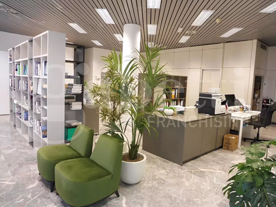 Immagine 1 di Ufficio in affitto  in Via Roma a Pozzoleone