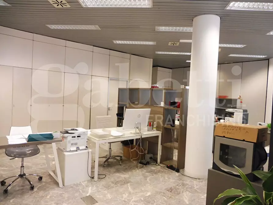 Immagine 2 di Ufficio in affitto  in Via Roma a Pozzoleone