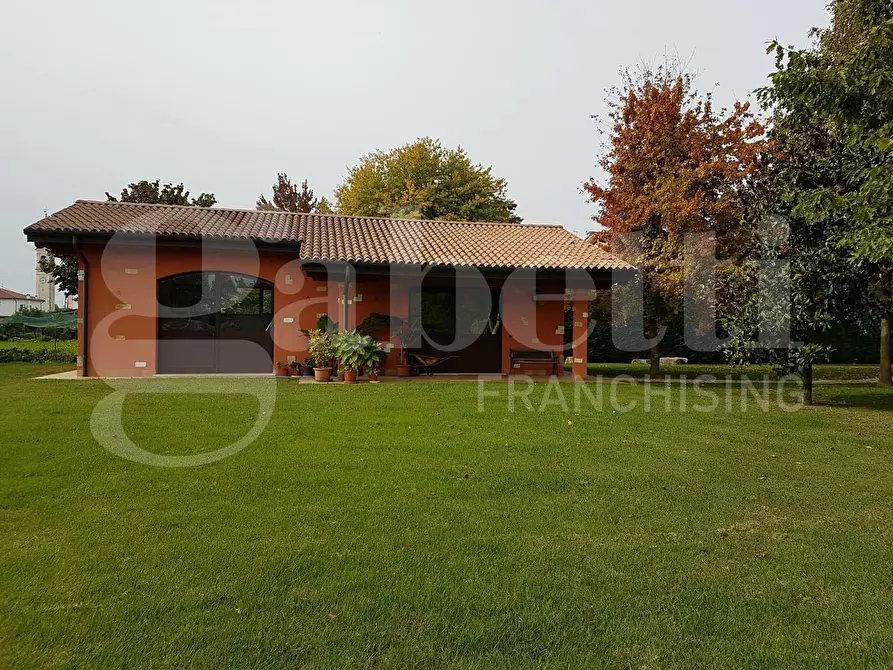 Immagine 9 di Villa in vendita  in Via San Benedetto, 34/36 a Bressanvido