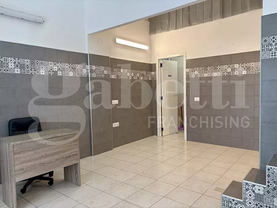 Immagine 4 di Negozio in vendita  in Via Roma, 104 a Sassari