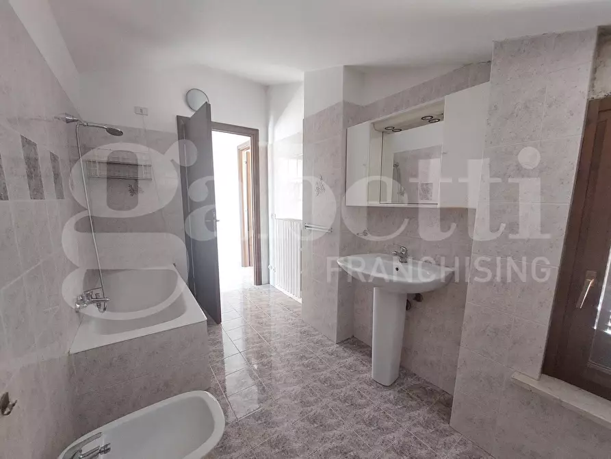 Immagine 22 di Appartamento in vendita  in Via Nazionale, 195 a Tortoreto