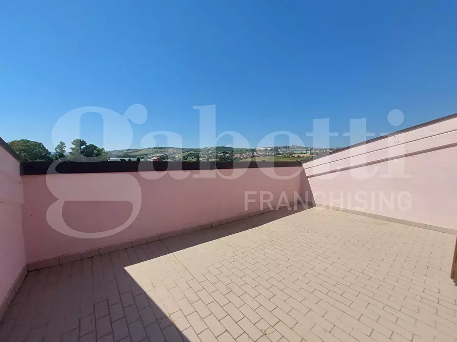 Immagine 7 di Appartamento in vendita  in Via Nazionale, 195 a Tortoreto