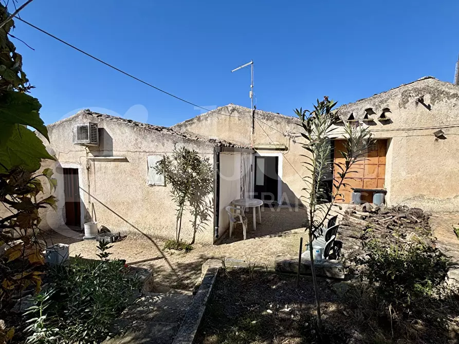 Immagine 1 di Rustico / casale in vendita  in Contrada Bortolone, 55 a Chiaramonte Gulfi