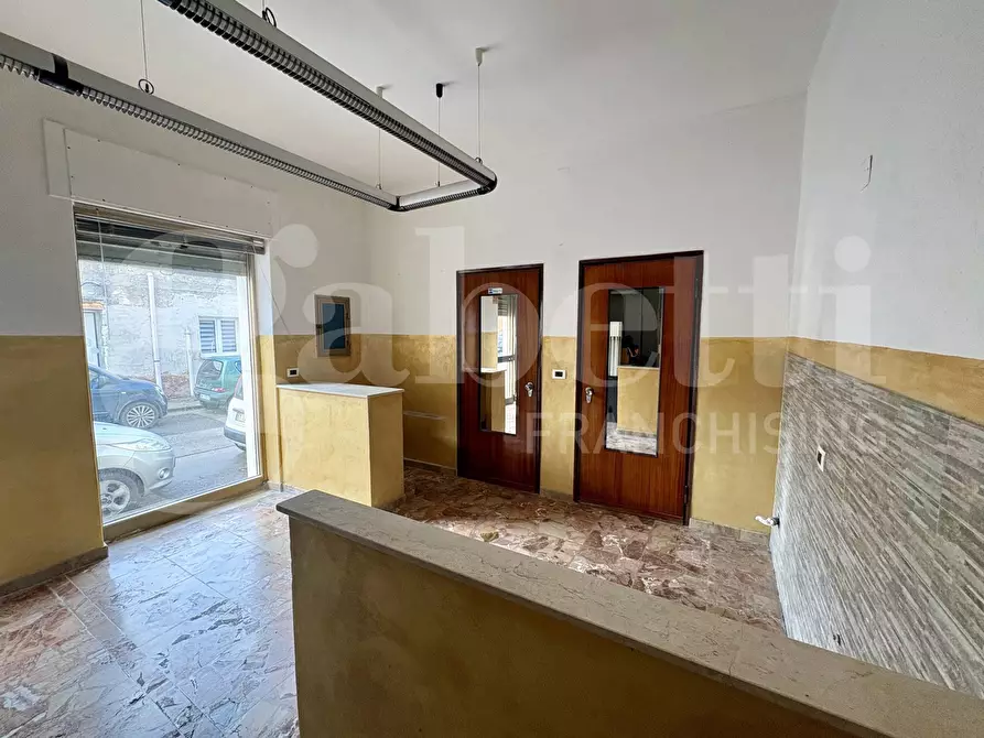 Immagine 3 di Negozio in vendita  in Via Spinola, 4 a Sassari