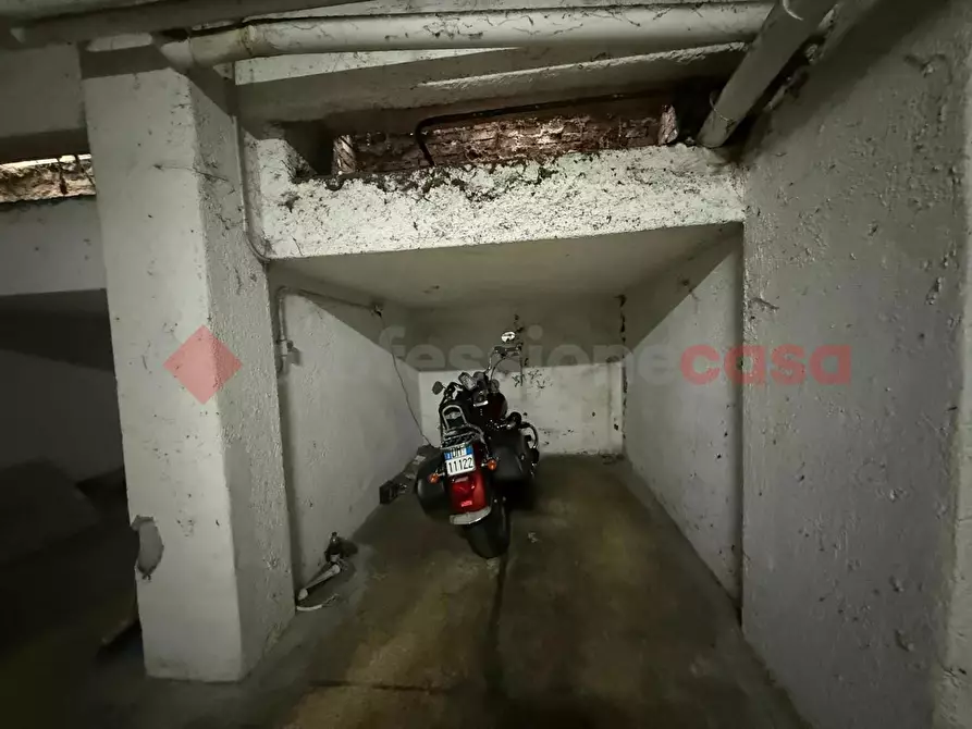 Immagine 9 di Box auto in vendita  in Via Campo Sportivo, 8 a Tivoli