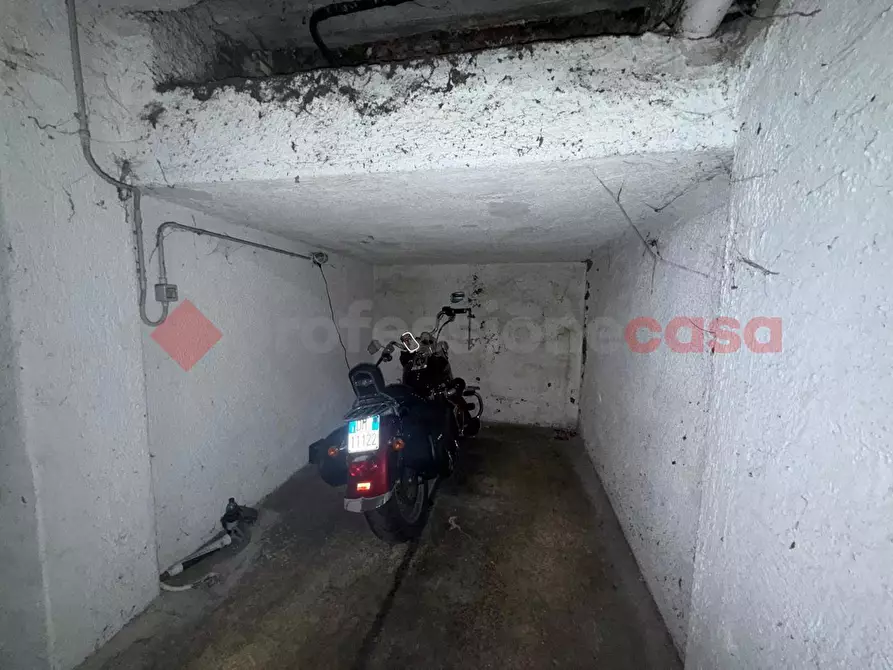 Immagine 11 di Box auto in vendita  in Via Campo Sportivo, 8 a Tivoli