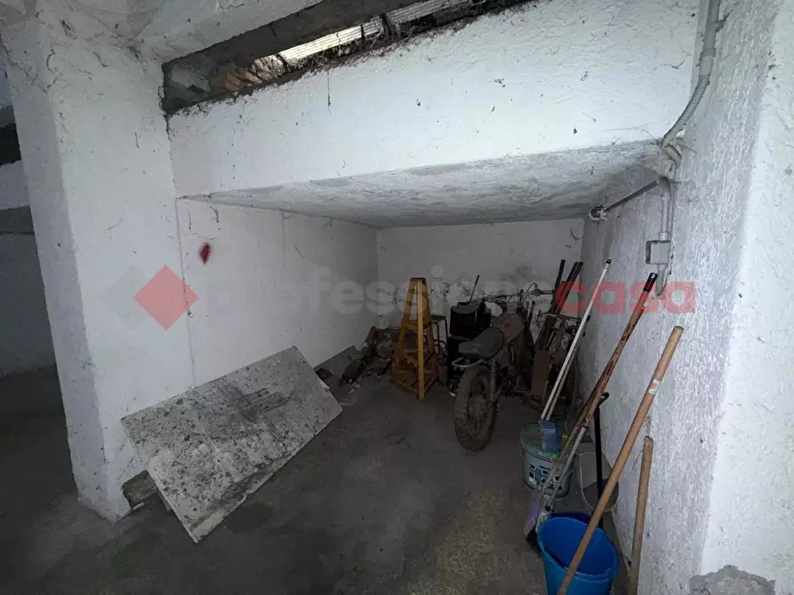 Immagine 9 di Box auto in vendita  in Via Campo Sportivo, 8 a Tivoli