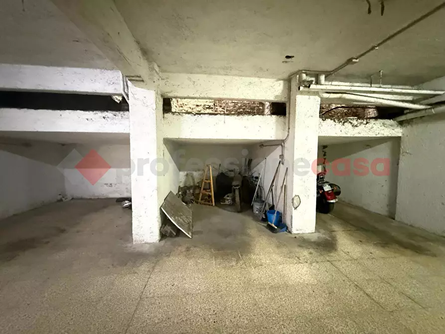 Immagine 8 di Box auto in vendita  in Via Campo Sportivo, 8 a Tivoli