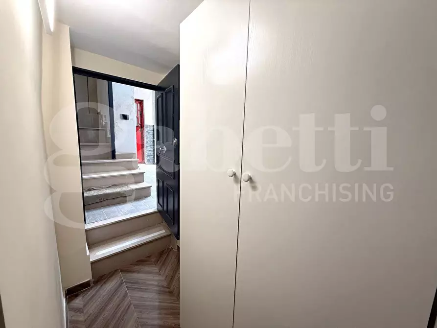 Immagine 9 di Appartamento in affitto  in Via centogradi a Napoli