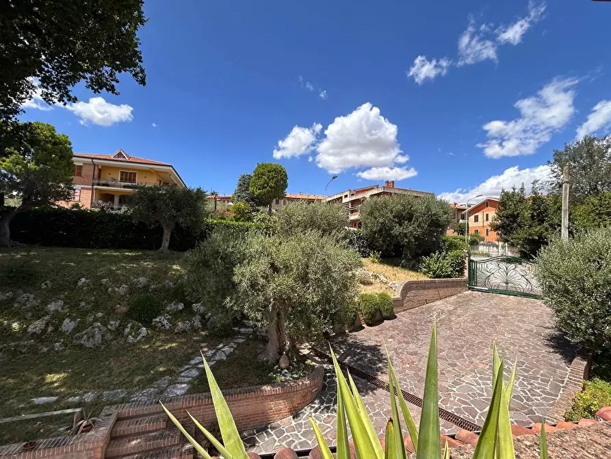 Immagine 4 di Villa in vendita  in Via luigi fabbri, 1 a Recanati