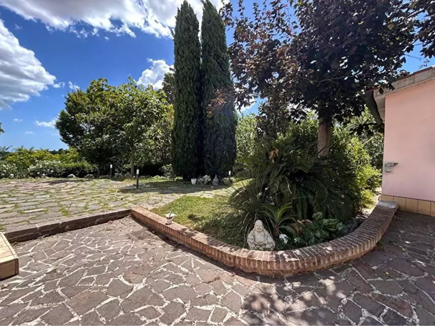 Immagine 23 di Villa in vendita  in Via luigi fabbri, 1 a Recanati
